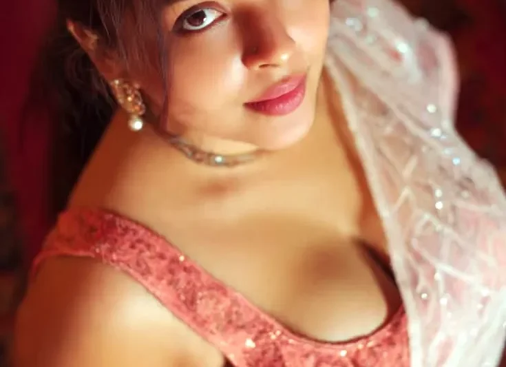 কাকোল্ড স্বামীর চোদন পাগলী বউ