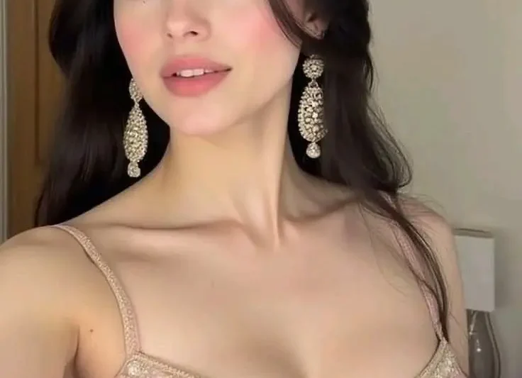 দুধে চুমু খেয়ে বোনকে আদর
